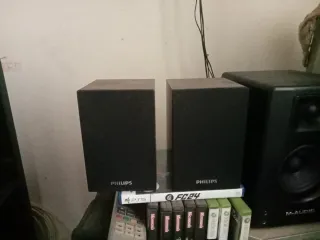 Altavoces Philips Negros
