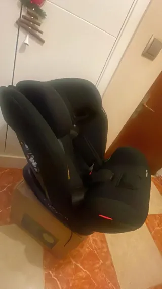 Silla de coche negra