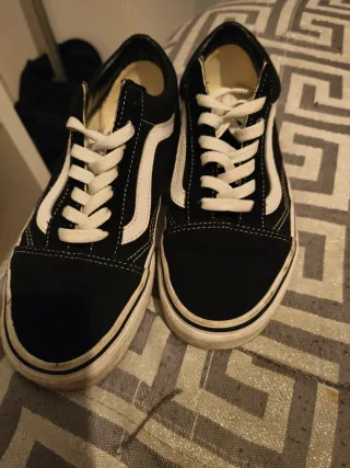 Zapatillas Vans Old Skool Negras y Blancas Unisex