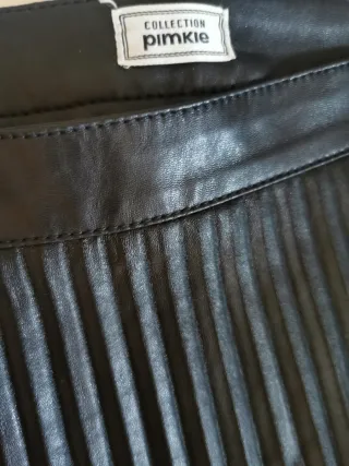 Falda Plisada Piel Negra