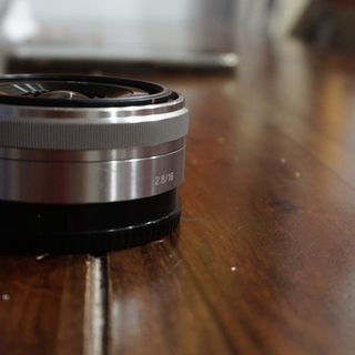 Objetivo Sony E 16mm f/2.8