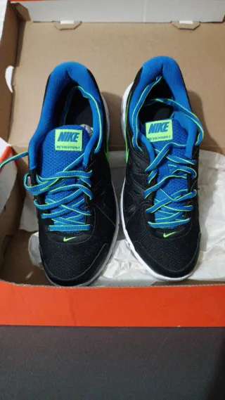 Nike Revolution 2 Zapatillas Negras y Verdes