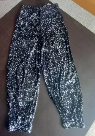 Pantalón bombacho Zara lentejuelas plata. Talla xs