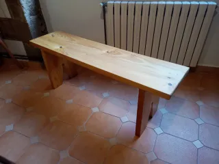 Banco de madera de pino
