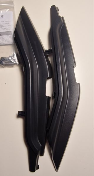 Staffe e pannelli sottocoda Triumph Trident 660