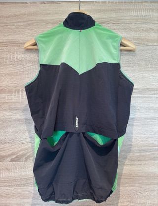 Chaleco Q36.5 Verde y Negro