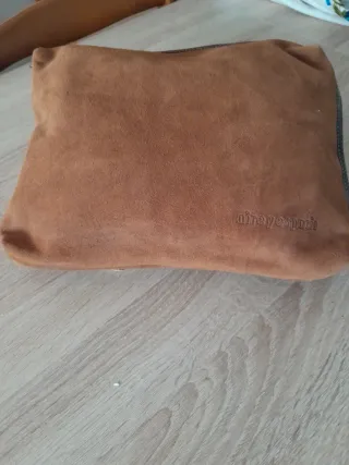 Estuche y monedero de piel marrón