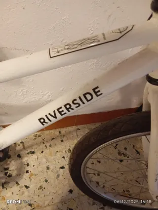 Bicicleta infantil Riverside blanca