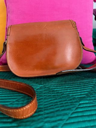 Bolso de piel marrón