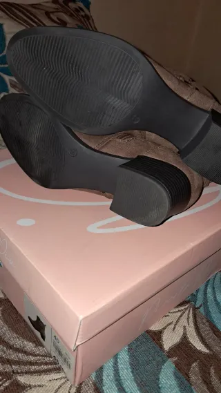 Botas de mujer en perfecto estado