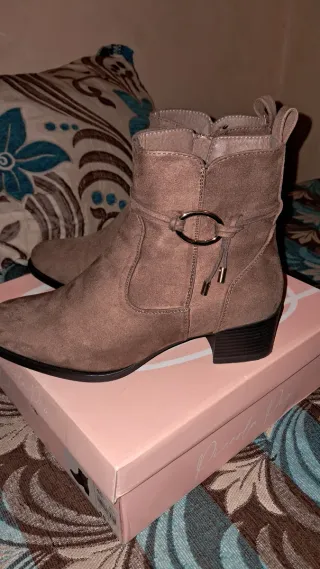 Botas de mujer en perfecto estado