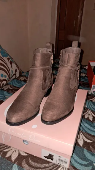 Botas de mujer en perfecto estado