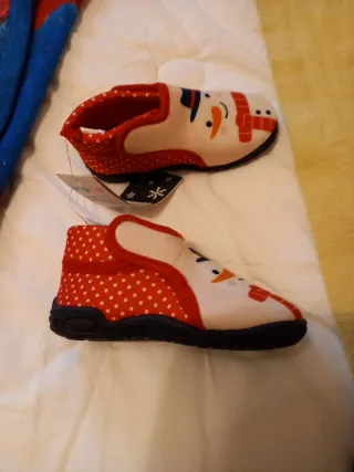 Zapatillas Casa Muñeco Nieve Talla 27 es3/4 Años.N