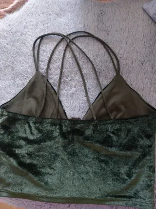 Top verde de terciopelo stradivarius M