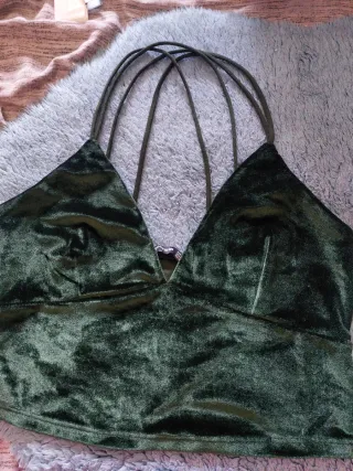 Top verde de terciopelo stradivarius M