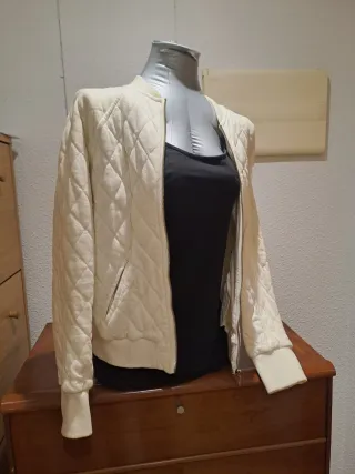 Chaqueta acolchada beige mujer