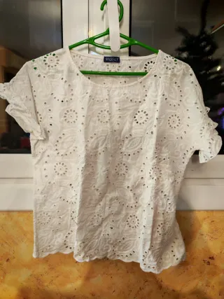 Blusa blanca bordada HUSO