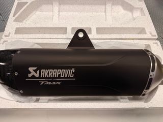 Escape Akrapovič Tmax 560 2025 EU5+