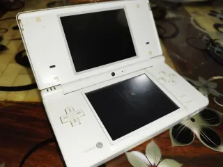 Nintendo DSi Bianca
