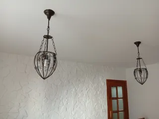 Lámpara colgante de cristal y metal