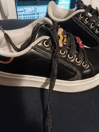 Scarpe bambina nere con ape e fiore