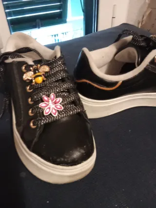 Scarpe bambina nere con ape e fiore