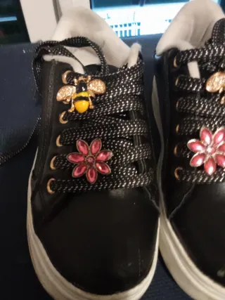 Scarpe bambina nere con ape e fiore