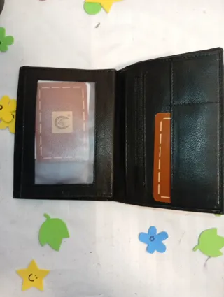 Cartera de Piel Negra