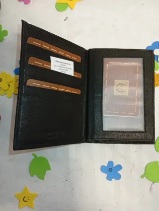 Cartera de Piel Negra