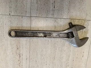 Llave inglesa ajustable 15 B.E.E.FORJADO