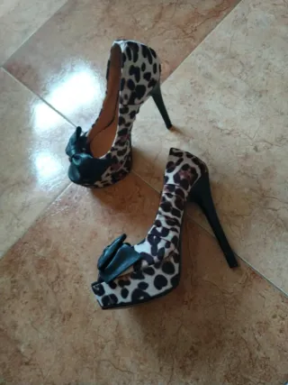 Zapatos de tacón fiesta leopardo T.36