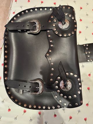 Alforjas Moto Custom Cuero Hebillas y Tachuela