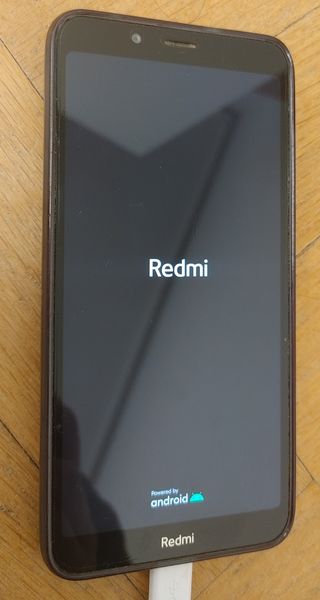 Smartphone Xiaomi Redmi 7A: Processore Qualcomm Snapdragon 439 Octa Core (fino a 2.20 GHz), RAM 2GB, 32GB di memoria, Display 5.45" HD 1440x720, Bluetooth, Wi-Fi, 4G, Dual SIM, Android 9.0 Pie