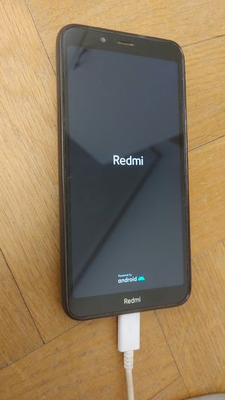 Smartphone Xiaomi Redmi 7A: Processore Qualcomm Snapdragon 439 Octa Core (fino a 2.20 GHz), RAM 2GB, 32GB di memoria, Display 5.45" HD 1440x720, Bluetooth, Wi-Fi, 4G, Dual SIM, Android 9.0 Pie