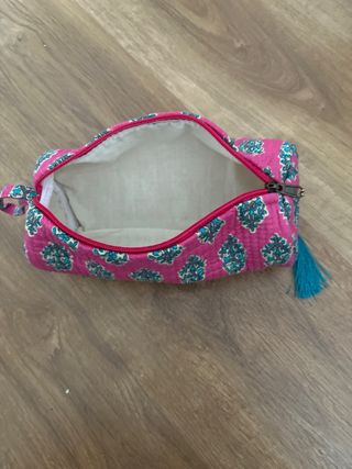 Neceser estampado fucsia y turquesa