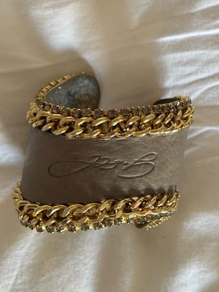 Pulsera Beige y Dorada con Cadena