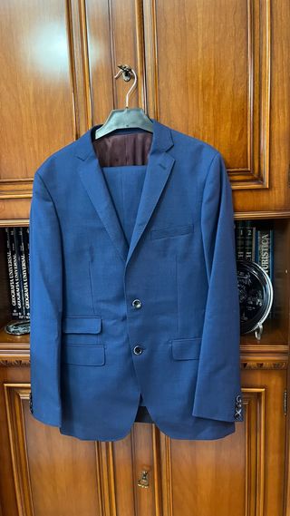 Traje azul marino talla 38-48