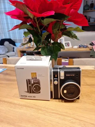 Cámara Fujifilm Instax Mini 40 Negra