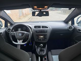 SEAT Leon 2011 CUPRA R