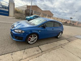 SEAT Leon 2011 CUPRA R