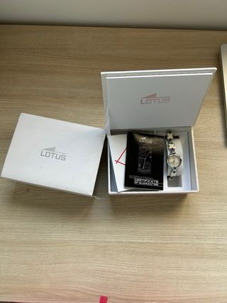 Reloj Lotus niña acero y blanco