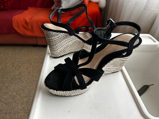 Botines negros tacón