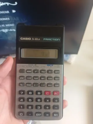 Calculadora Científica Casio fx-82LB