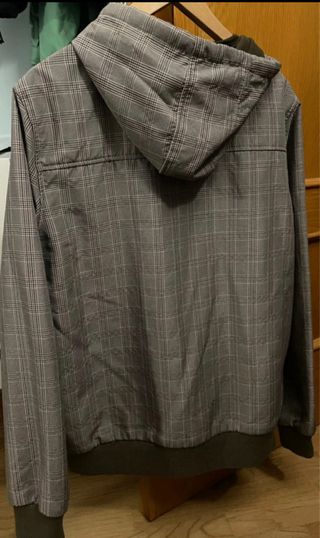 Chaqueta con capucha a cuadros