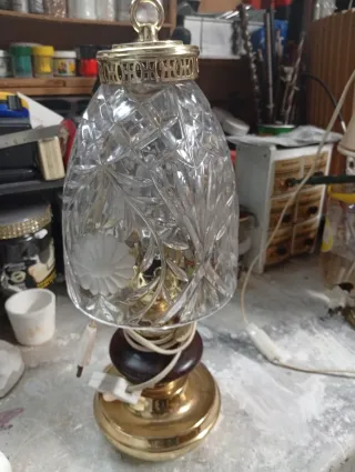 Lámpara de mesa cristal y metal