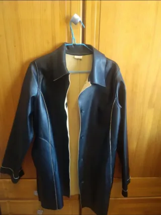 Abrigo negro botones forro beige