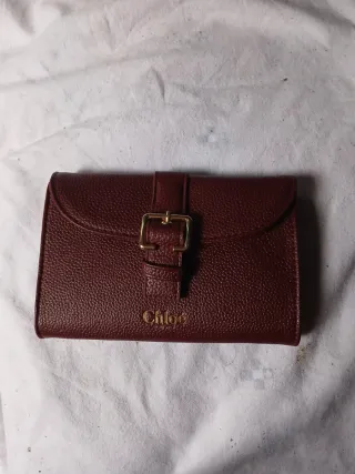 Cartera Granate. Hebilla Dorada.nueva