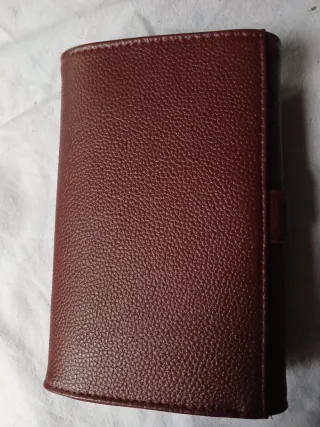 Cartera Granate. Hebilla Dorada.nueva