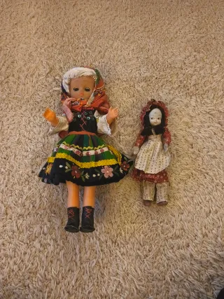 Nancy y muñeca antiguas vestidas