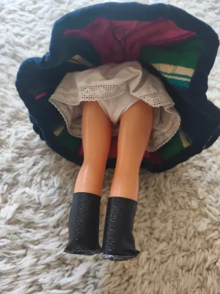 Nancy y muñeca antiguas vestidas